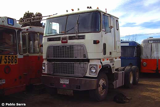 146 exSankt Gallen Saurer 1971 The Ford truck that tows the 